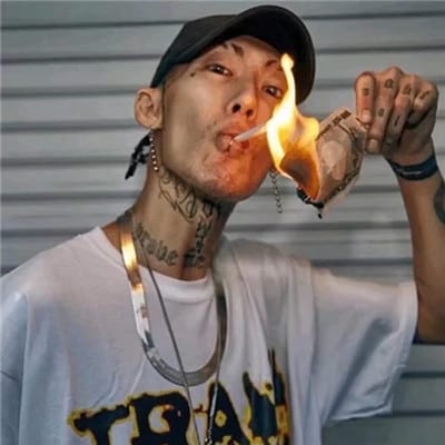 一眼见你万物不及(快手头像男生霸气图片大全)