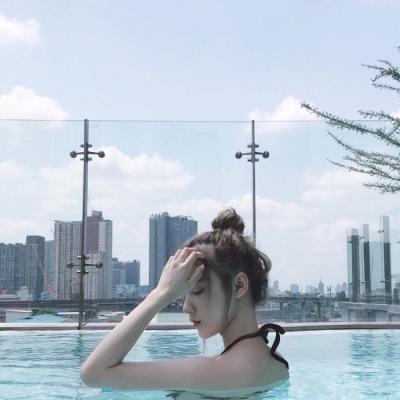 想变的自私点(非主流时尚个性情侣头像一男一女两张分开)