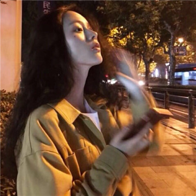 如果有一天让我触到你眉眼(非主流情侣头像一对两张)图8