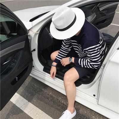 我唱的不够动听你别皱眉(帅哥不露脸的男生头像好看清晰)