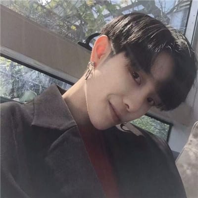 别装纯洁了你不是纯中纯(个性帅气比较二的男生头像)