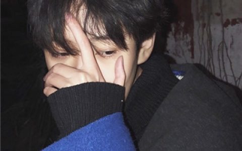 念旧的人活的总像个拾荒者(男生抖阴头像低调成熟大气)