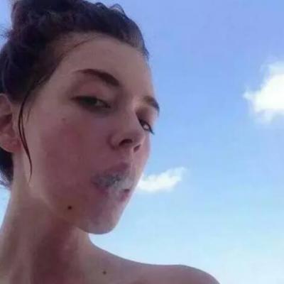 货有过期日人有看腻时(女生头像霸气欧美风最新)
