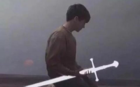 别背后捅了刀还问我疼不疼(孤单伤感颓废的微博男生小丑头像)