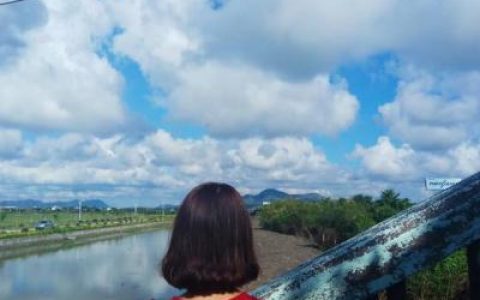 遗憾总和年轻绑在一起(短发气质女生抖阴头像美女高冷)