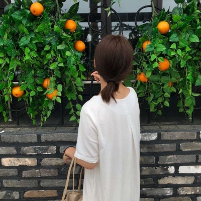 我避开人潮安静对你笑(女生背影头像可爱清新)图3 我避开人潮安静对你笑(女生背影头像可爱清新)图3