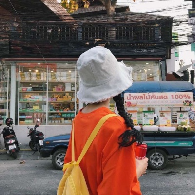 我避开人潮安静对你笑(女生背影头像可爱清新)图6 我避开人潮安静对你笑(女生背影头像可爱清新)图6