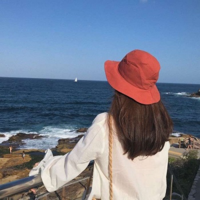 我避开人潮安静对你笑(女生背影头像可爱清新)图8 我避开人潮安静对你笑(女生背影头像可爱清新)图8