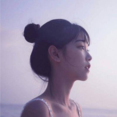 有人追你千辛万苦却得不到你(不看镜头的女生头像干净自然)