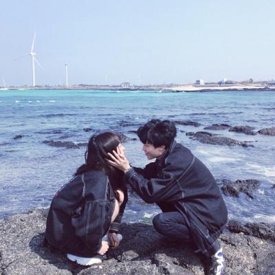 说爱太早喜欢就好(幸福小清新情侣头像一对两张高清图片)