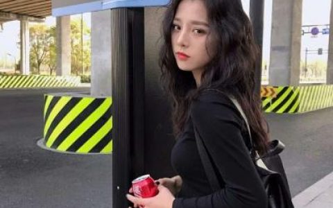 我们都在固执的长大(抖阴网红头像女生气质可爱)
