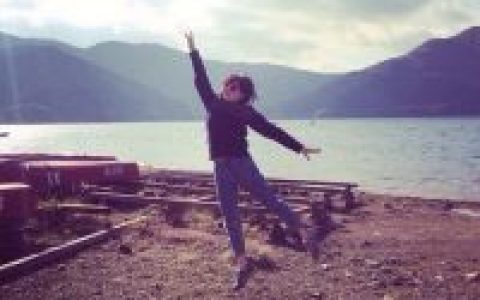 深海再深不及人心但我信你(搞怪女生头像个性网最新)