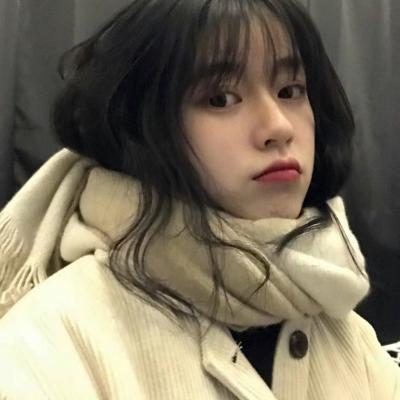 抖阴女生头像接近生活照(吸引人关注的抖阴小姐姐头像)