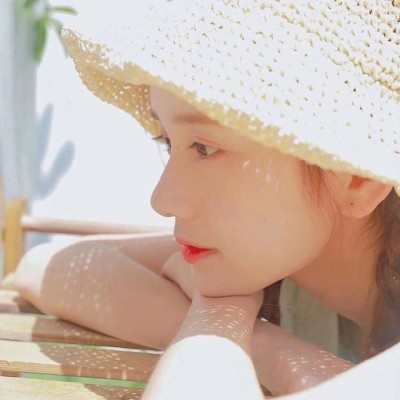 戴帽子的女生头像可爱(最新夏季小清新女生头像大全)