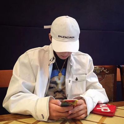 年少怎能不多情(成熟简单干净的水汽男生微博头像)图9