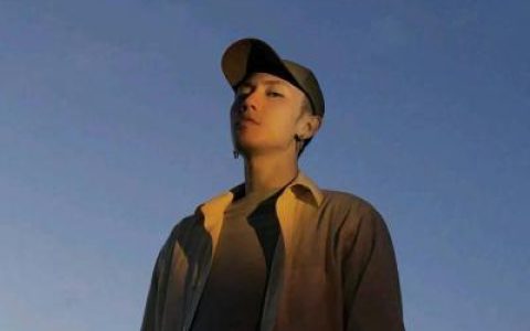 适合80后的抖阴男人头像(抖阴头像男成熟80后高清大图)