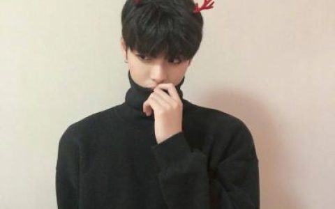 靠谱的人从来不会让你等(抖阴抖阴情侣头像一男一女青春阳光)