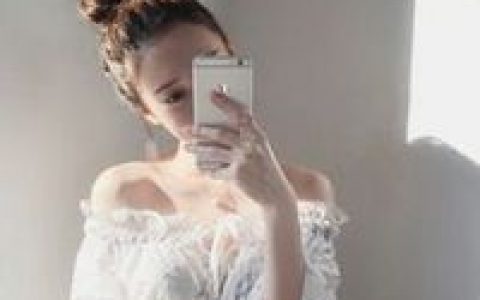 各种可爱姿势的自拍头像女生最新(拿手机自拍女生头像图片)
