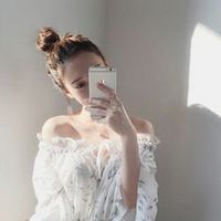 各种可爱姿势的自拍头像女生最新(拿手机自拍女生头像图片)