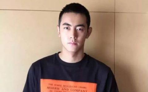 低调秀恩爱情侣头像两张(最新情侣头像一男一女个性好看)
