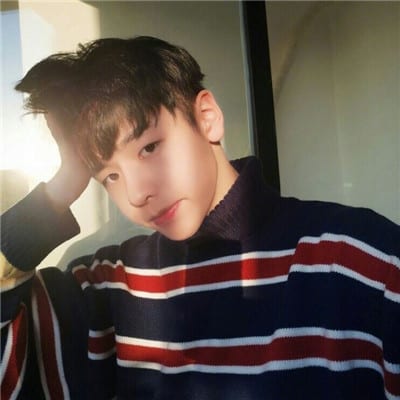 帅气小鲜肉快手男生头像(快手帅气男生头像图片精选)