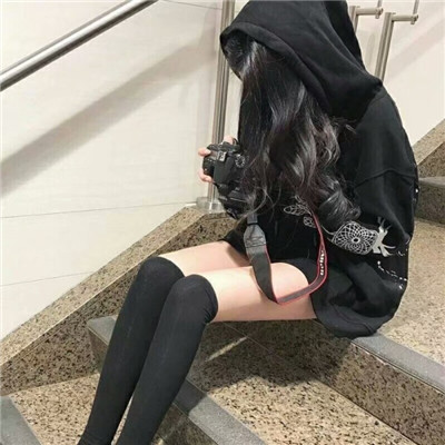 强大的人才会示弱(有个性霸气美女头像时尚性感美)