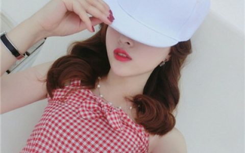 用完美的眼光看待不完美的人(青春小清新美女头像唯美风)
