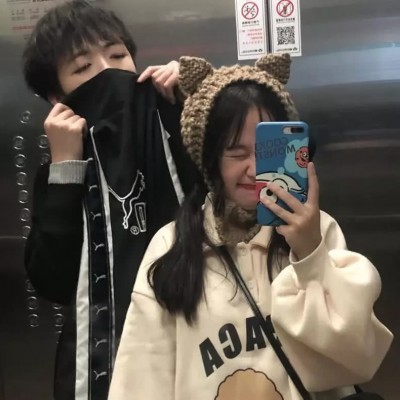 最新青春可爱的情侣头像(元宵节抖阴情侣头像一对两张)