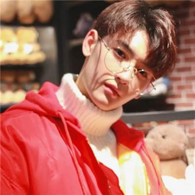 超涨粉的快手男生头像(超火快手头像男生帅气)