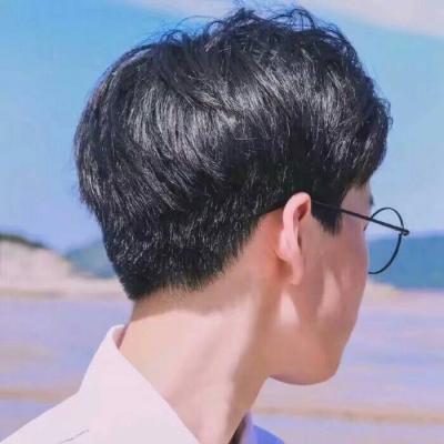 时间是让人猝不及防的东西(男生头像干净清新帅气高清头像)图1