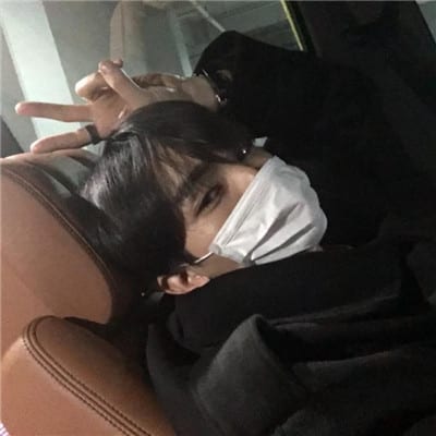 我竟然把自己整的像个笑话(男生躺着的头像唯美图片大全)