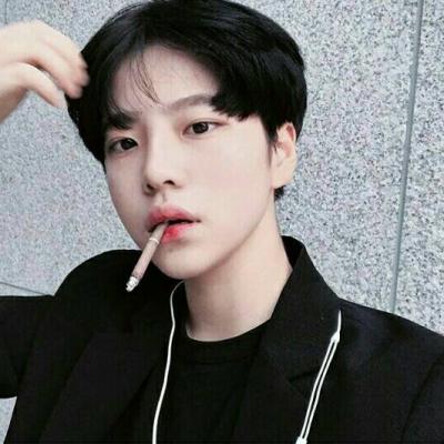 一辈子只爱你一个不后悔(男生酷酷的有点坏的贴吧头像霸气)