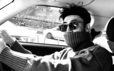 全世界只对你有感觉(抖阴头像男生黑白伤感孤独高清图片)