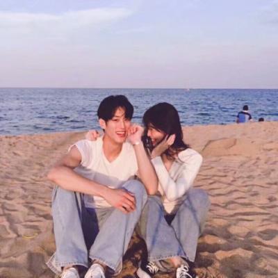 热门受欢迎好看情侣头像(浪漫唯美情侣贴吧头像一对两张)