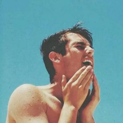 深情万里不及无言勾引(欧美男生意境头像唯美图片大全)图11