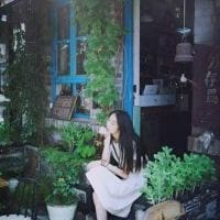 久伴是最动人的情书(比较有活力的长发美女图片头像精选)