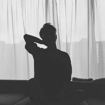 孤单不是与生俱来(帅哥图片黑白头像霸气十足)