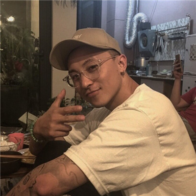 我甘愿成全了你珍藏的往昔(年非主流超拽成熟男生头像精选)