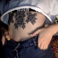 性感才是王道(爱逛酒吧的性感美女比基尼头像)图