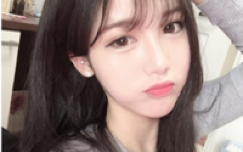 姑娘微笑不怕山倒(长发齐刘海美女抖阴头像)
