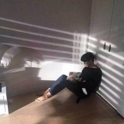 我们各怀心事我们渐行渐远(微博情侣头像一男一女最新)