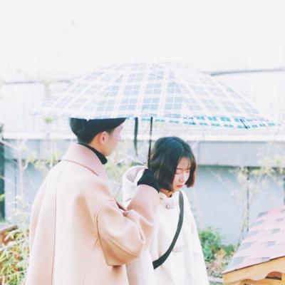 我生气是因为我在乎(青春时尚情侣微博头像两张甜蜜幸福)