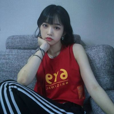 超显女人味的女生图片头像(最美女生图片抖阴头像性感一点的)图6