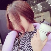 吸引人的女神专用头像(卷发女生头像)