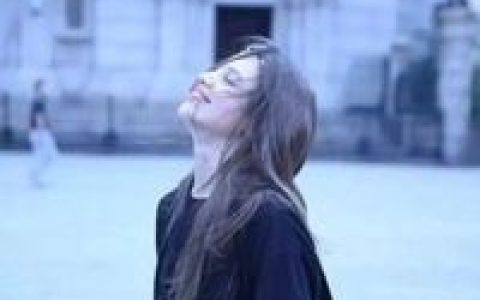 酷到爆砸的欧美女神图片头像(帅气可爱的欧美女生抖阴头像)