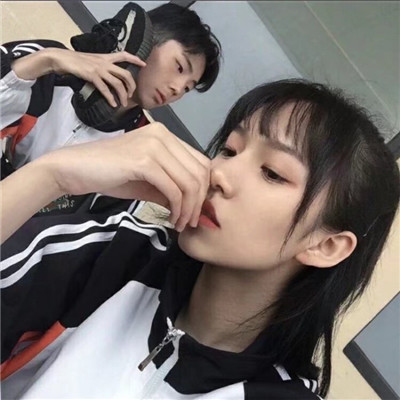 别人的拥抱再美也不温暖(潮流有范黑白灰系列情侣头像精选)图11