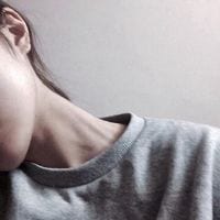 干净好看的上半身抖阴头像(女生部位头像)