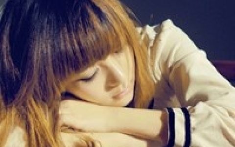 静静的等着你回来_青春校园美女的抖阴头像
