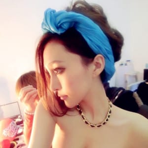 网络人气美女抖阴头像_眼眸里印不出你的温柔