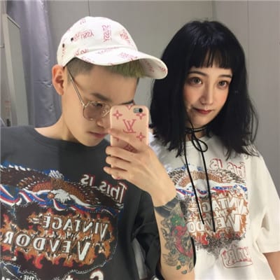 以后的路我们一起走(情侣头像手机控一对超级时尚有范)